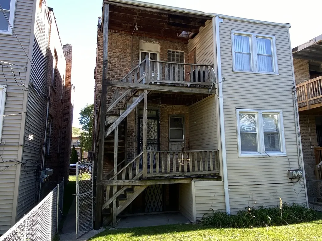 8036 South Dobson Avenue Chicago IL 60619