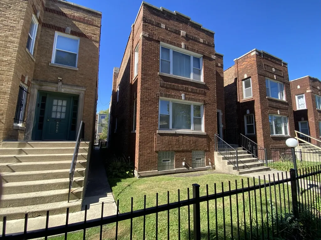 8036 South Dobson Avenue Chicago IL 60619