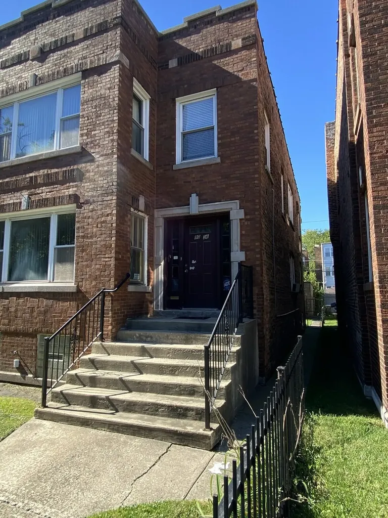 8036 South Dobson Avenue Chicago IL 60619