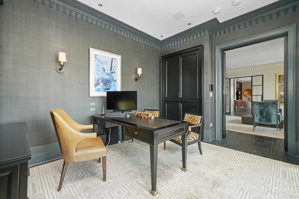 10 East Delaware Place Chicago IL 60611