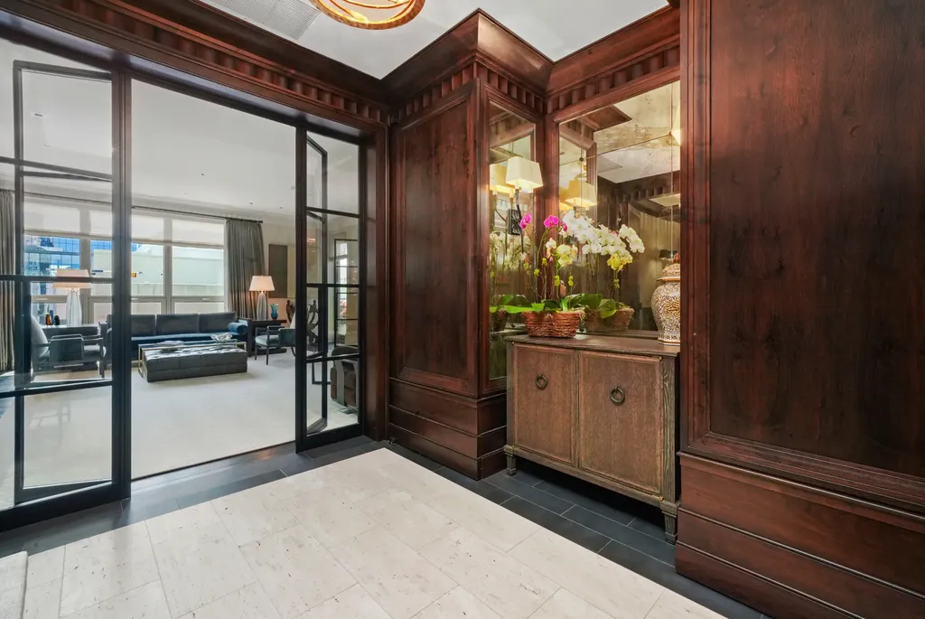 10 East Delaware Place Chicago IL 60611