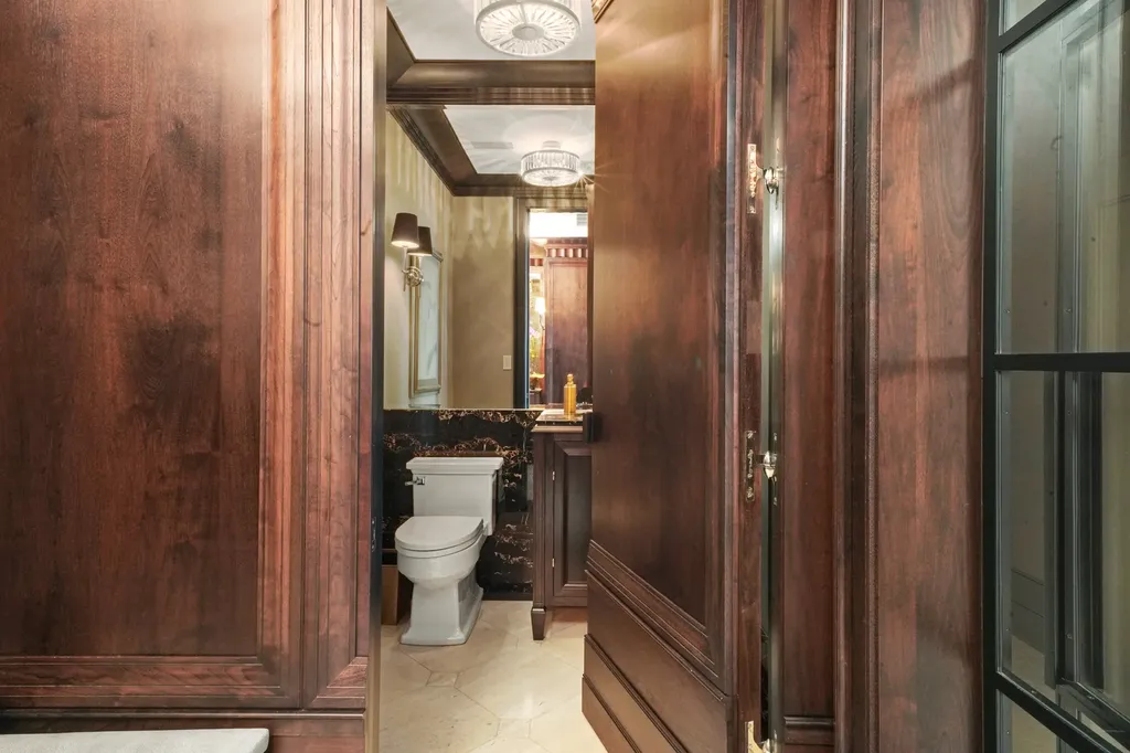 10 East Delaware Place Chicago IL 60611