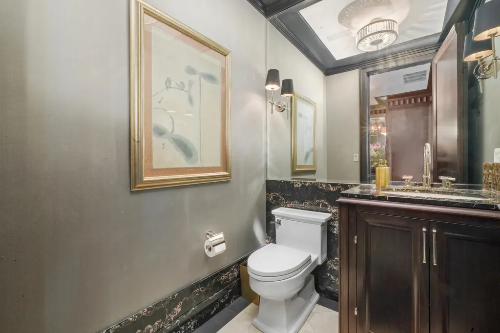 10 East Delaware Place Chicago IL 60611
