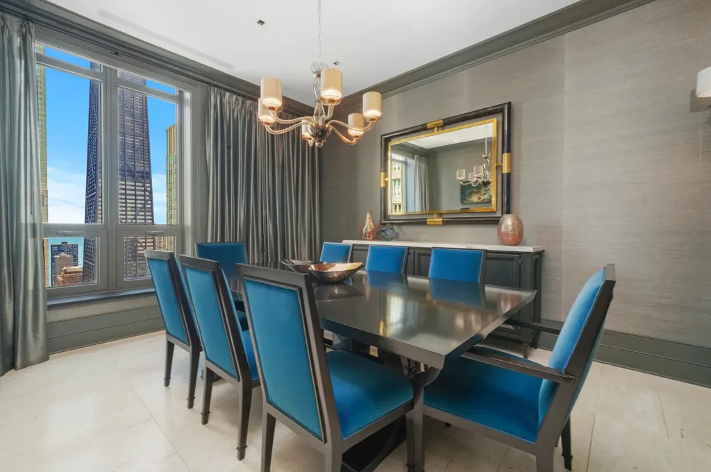 10 East Delaware Place Chicago IL 60611