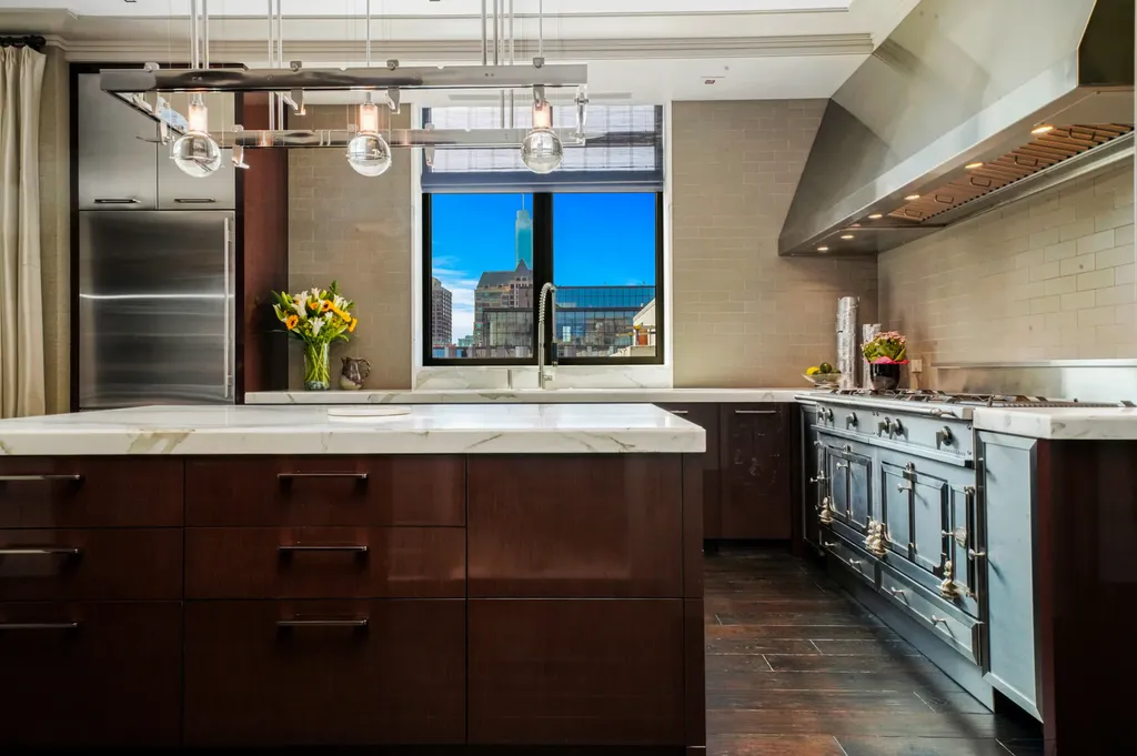 10 East Delaware Place Chicago IL 60611