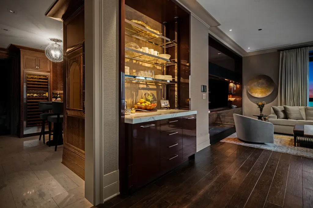 10 East Delaware Place Chicago IL 60611