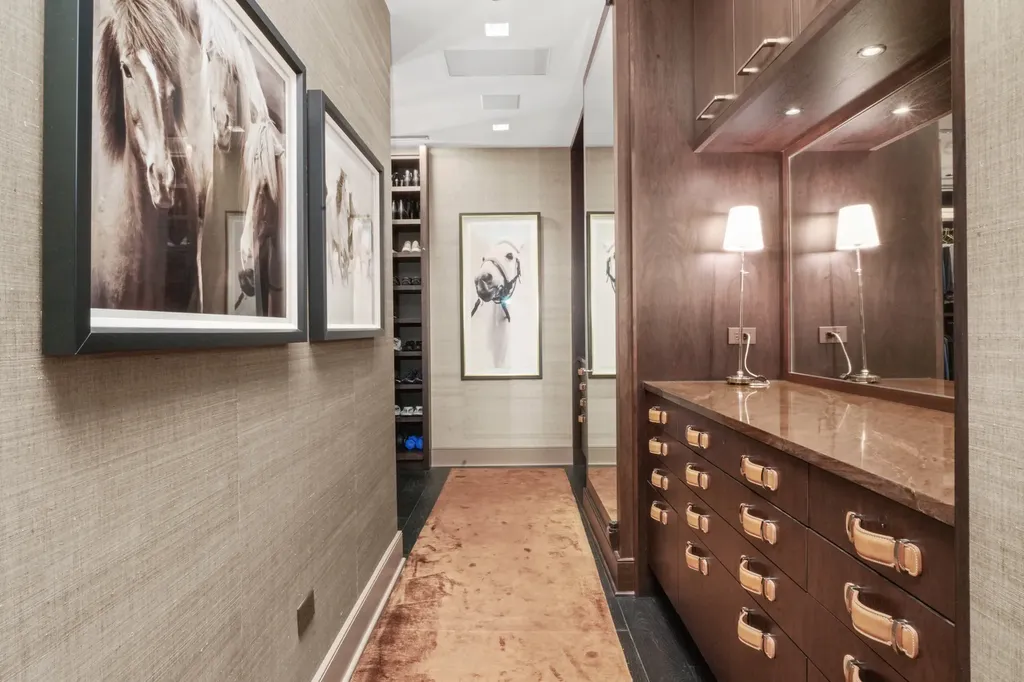 10 East Delaware Place Chicago IL 60611