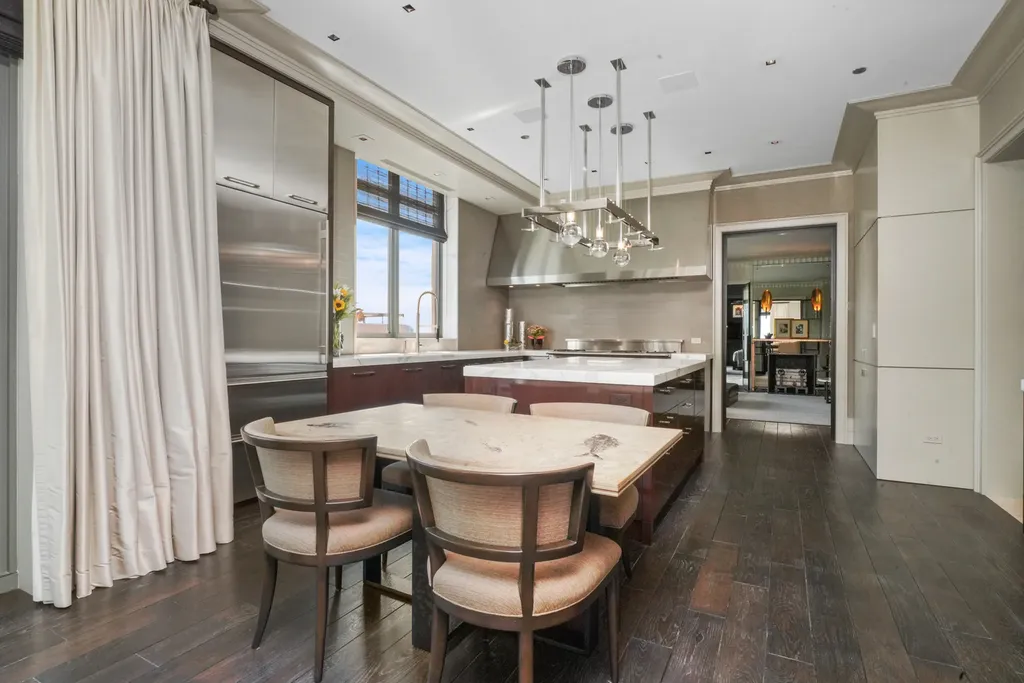 10 East Delaware Place Chicago IL 60611