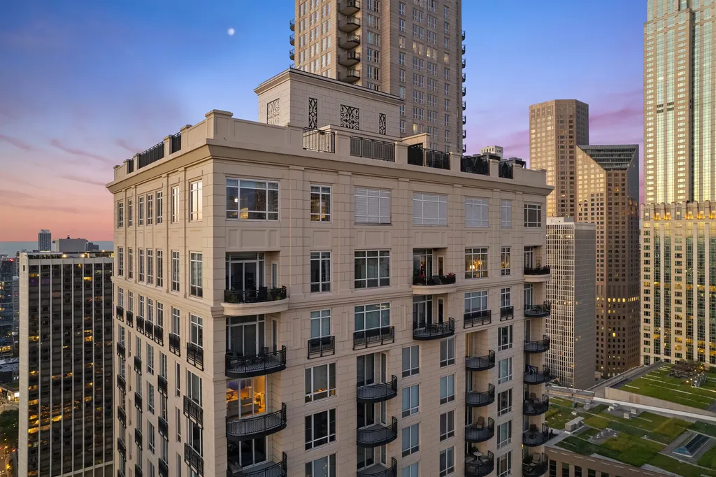 10 East Delaware Place Chicago IL 60611