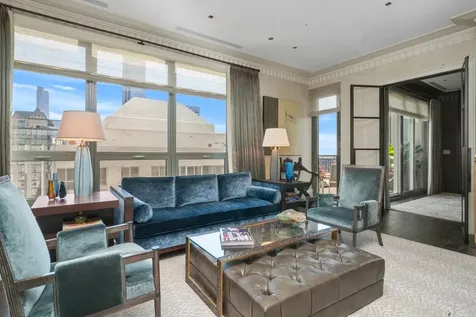 10 East Delaware Place Chicago IL 60611
