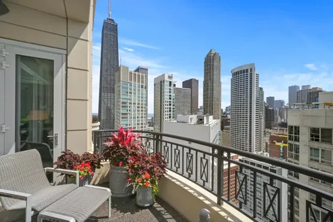 10 East Delaware Place Chicago IL 60611