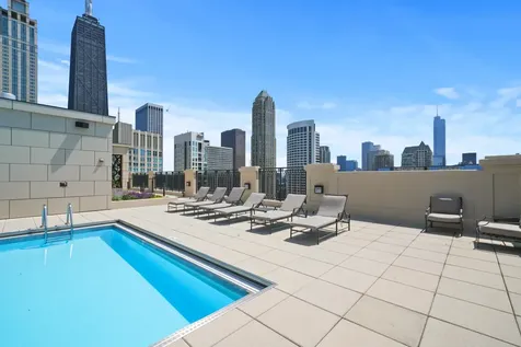 10 East Delaware Place Chicago IL 60611