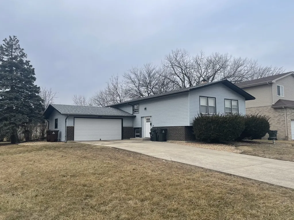 18830 Cedar Avenue Country Club Hills IL 60478