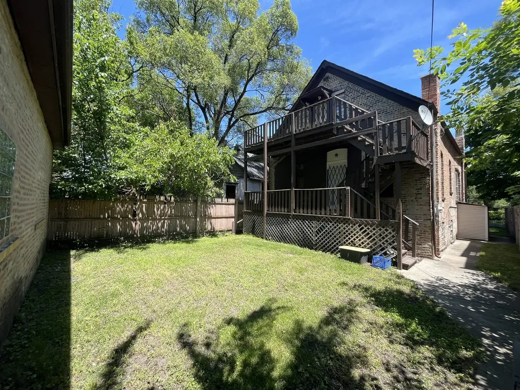 6916 South Lowe Avenue Chicago IL 60621