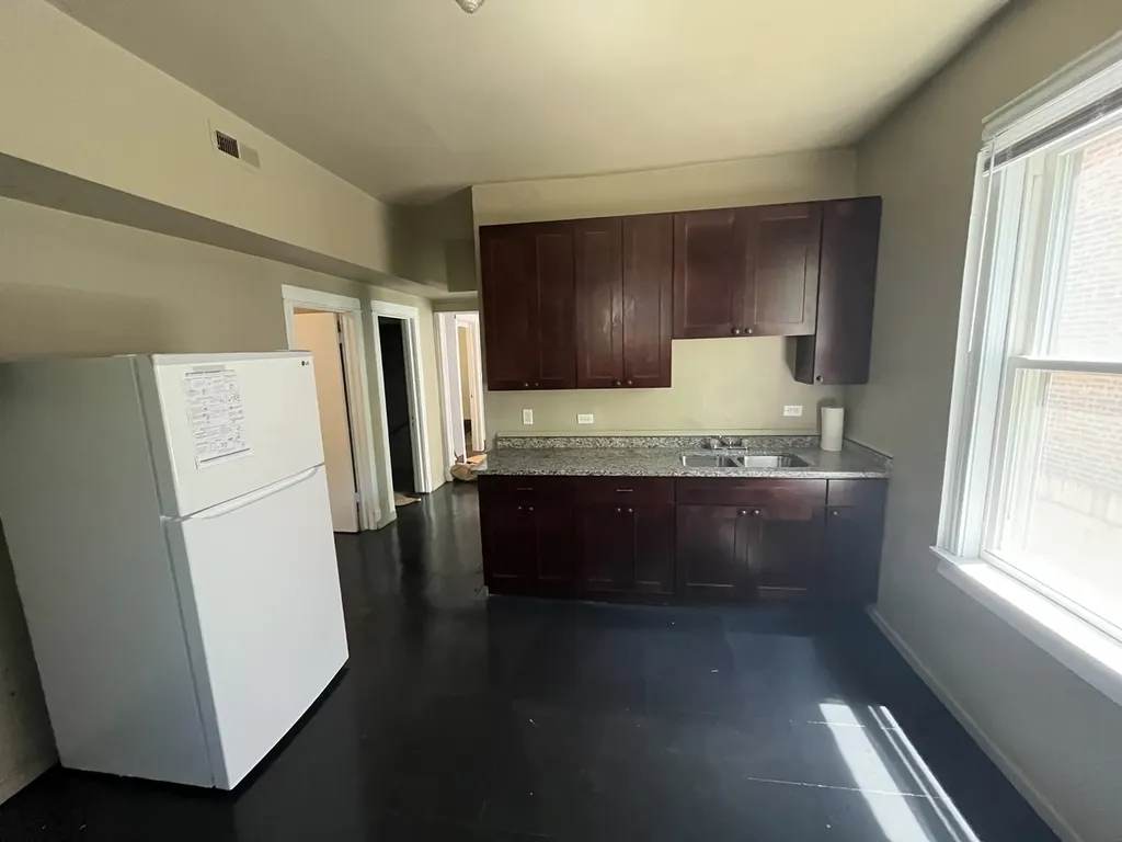 6916 South Lowe Avenue Chicago IL 60621