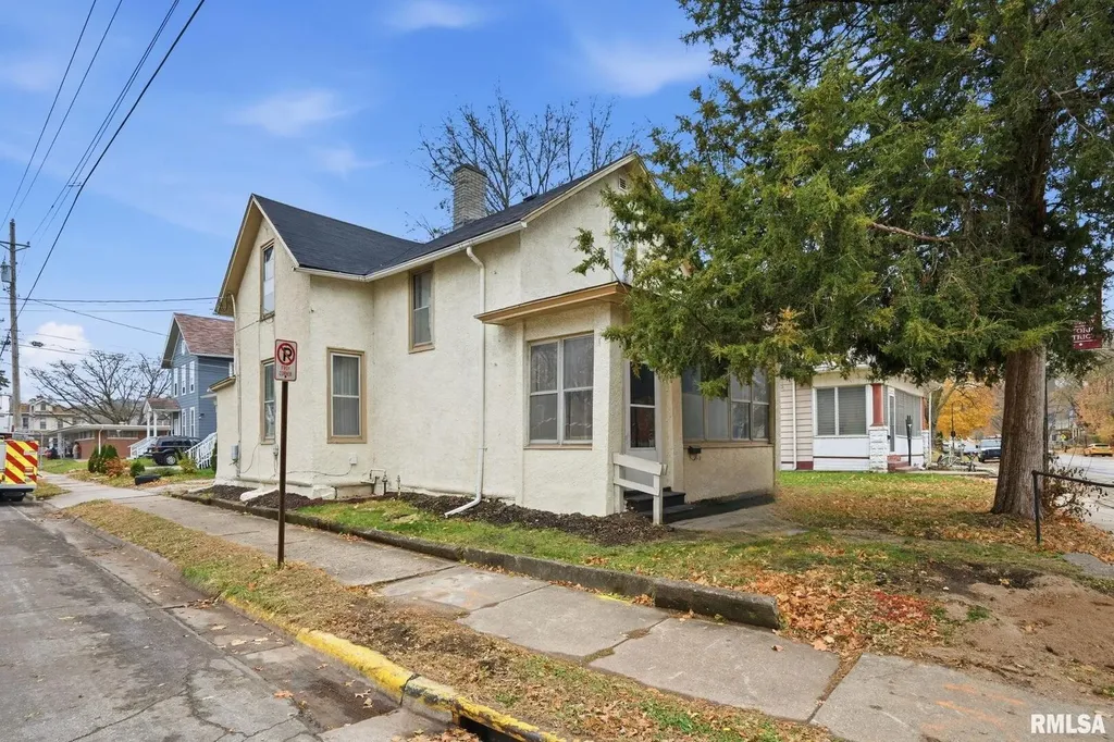 903 17TH Street Rock Island IL 61201