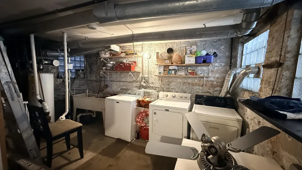 521 East 46th Place Chicago IL 60653