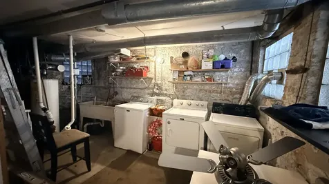 521 East 46th Place Chicago IL 60653