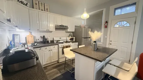 521 East 46th Place Chicago IL 60653
