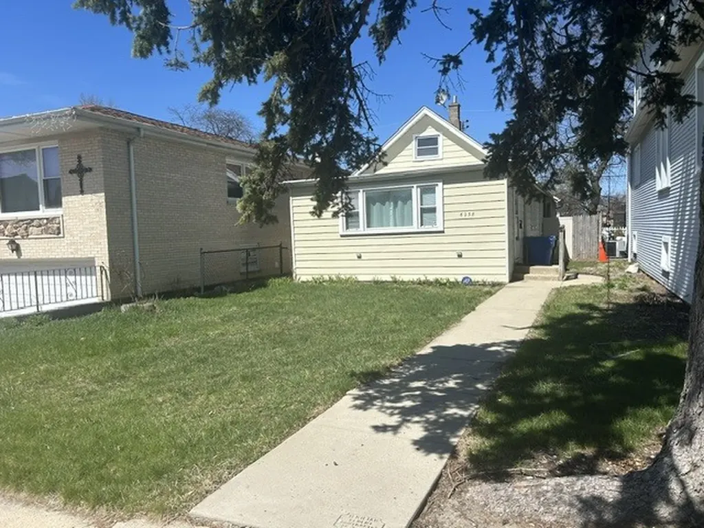 6238 West Eastwood Avenue Chicago IL 60630