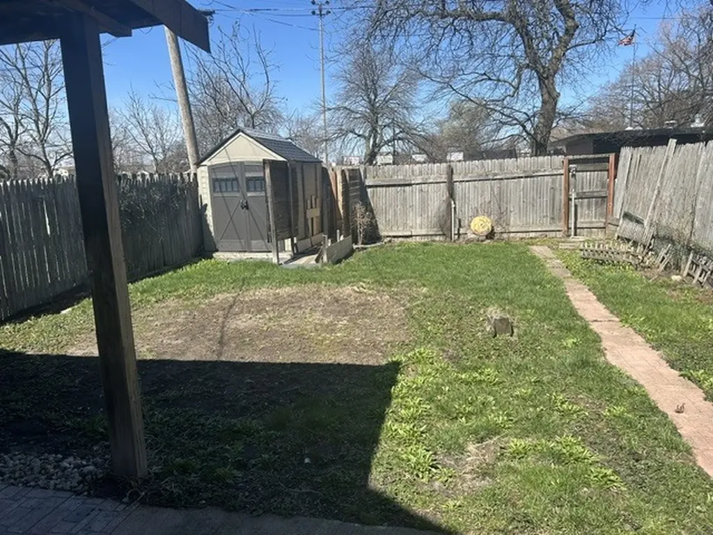 6238 West Eastwood Avenue Chicago IL 60630