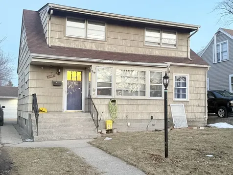 18035 Oakley Avenue Lansing IL 60438