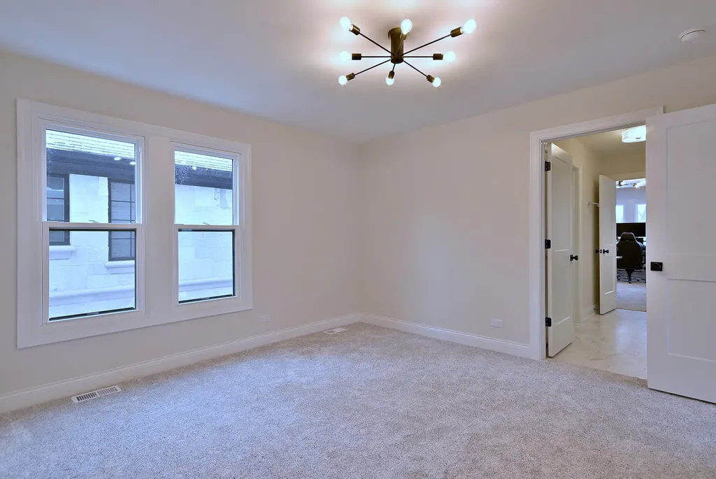 254 East South Street Elmhurst IL 60126