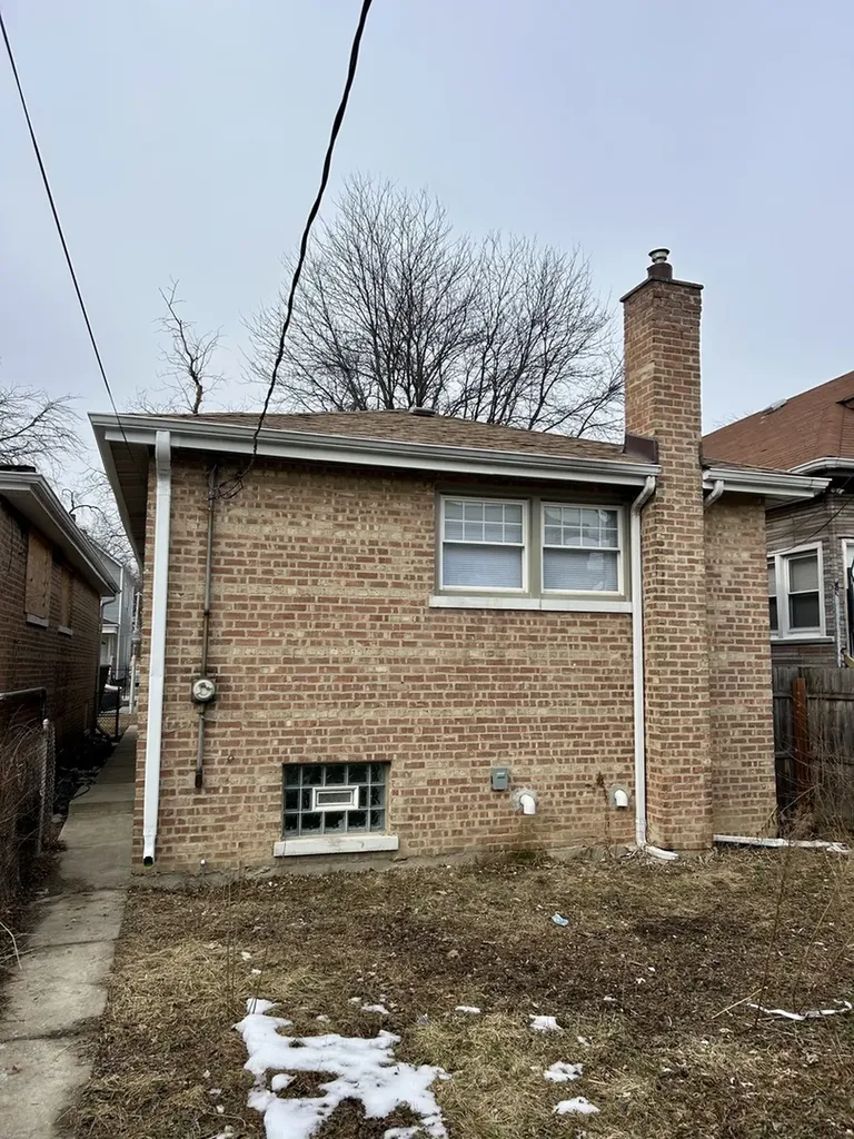 6755 South Bell Avenue Chicago IL 60636