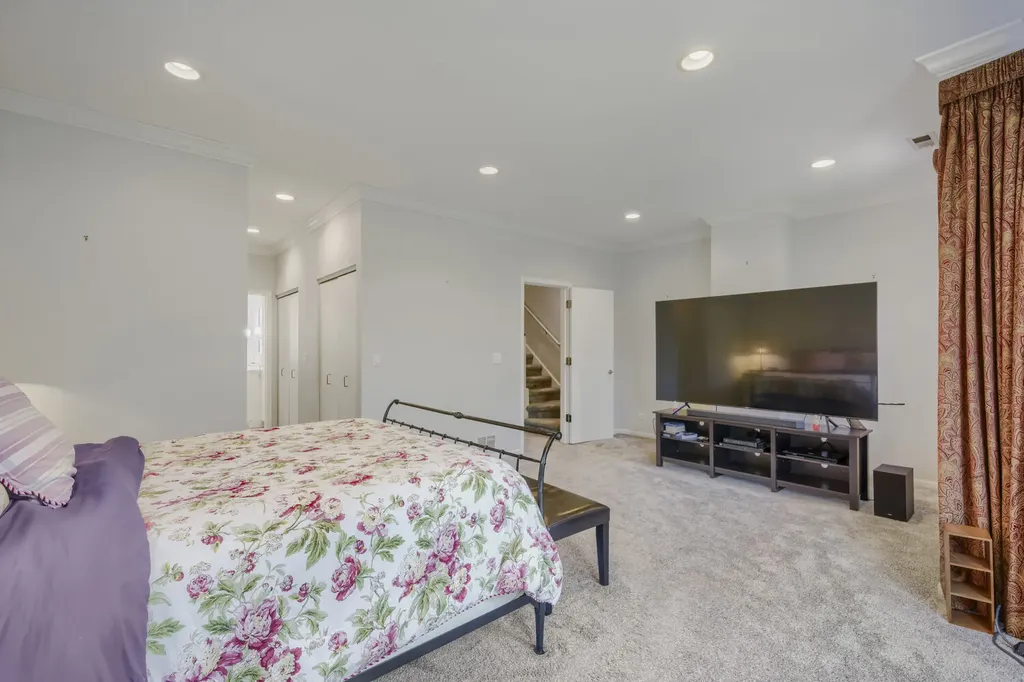 481 North Clinton Street Chicago IL 60654