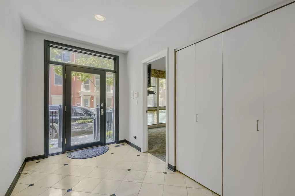 481 North Clinton Street Chicago IL 60654