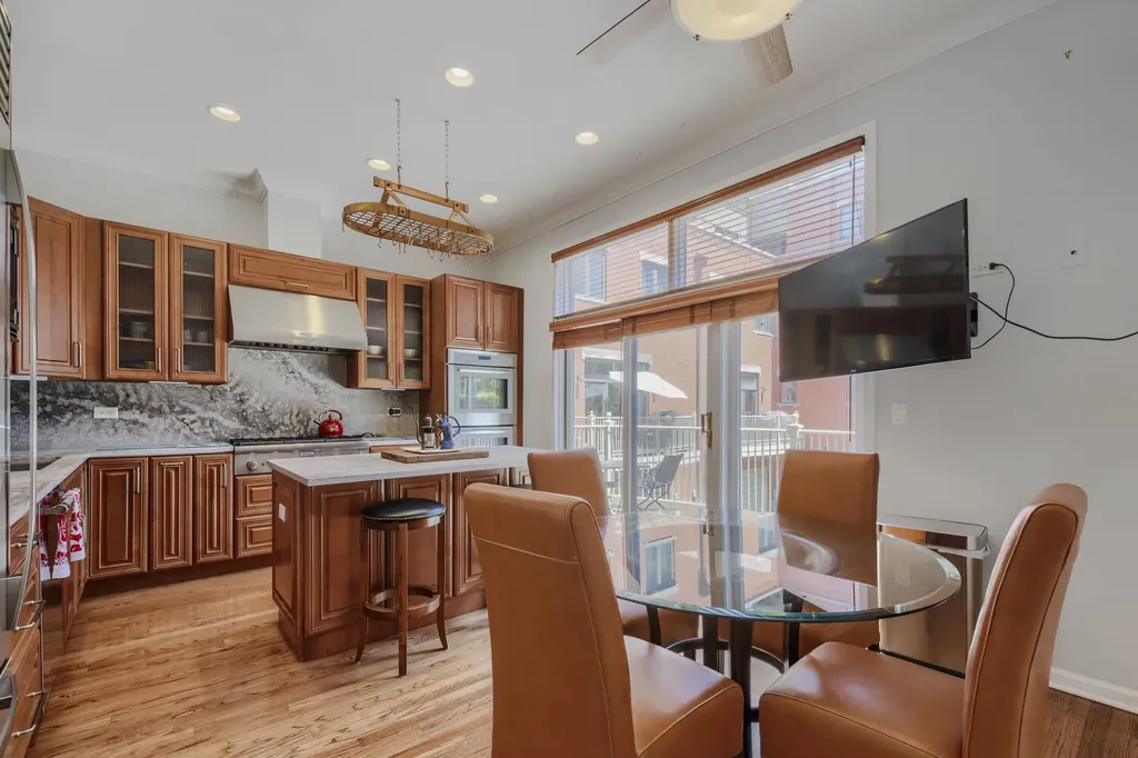 481 North Clinton Street Chicago IL 60654