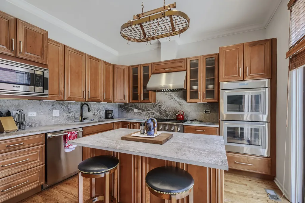 481 North Clinton Street Chicago IL 60654