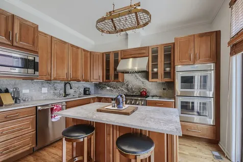 481 North Clinton Street Chicago IL 60654