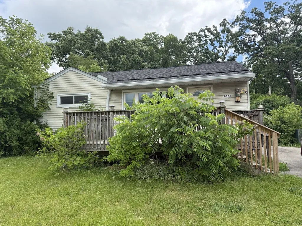2025 Delaware Road Waukegan IL 60087