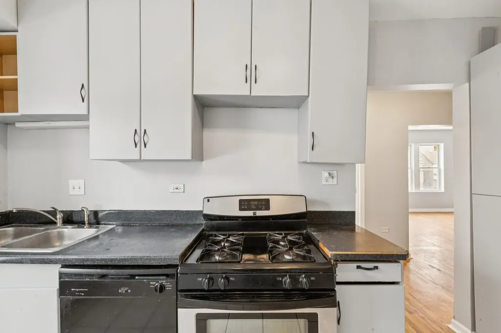 1301 East 71st Place Chicago IL 60619