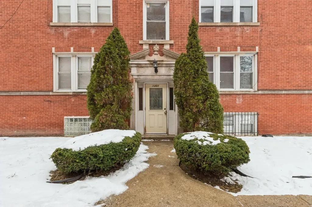 1301 East 71st Place Chicago IL 60619