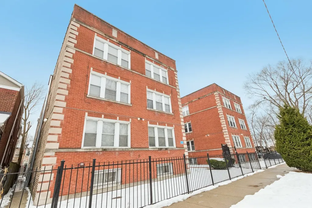 1301 East 71st Place Chicago IL 60619