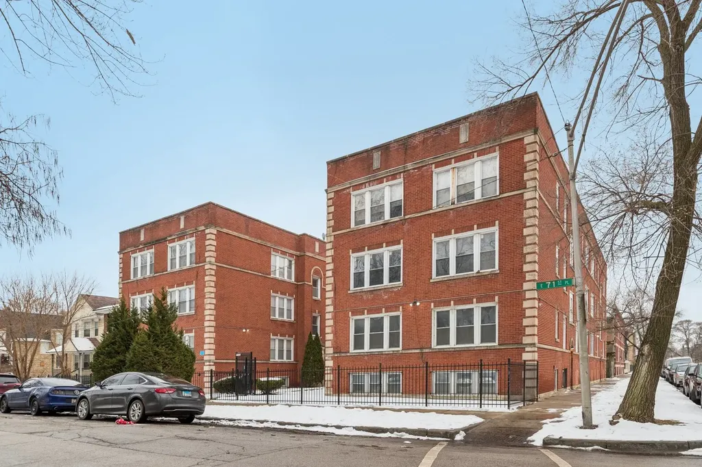 1301 East 71st Place Chicago IL 60619