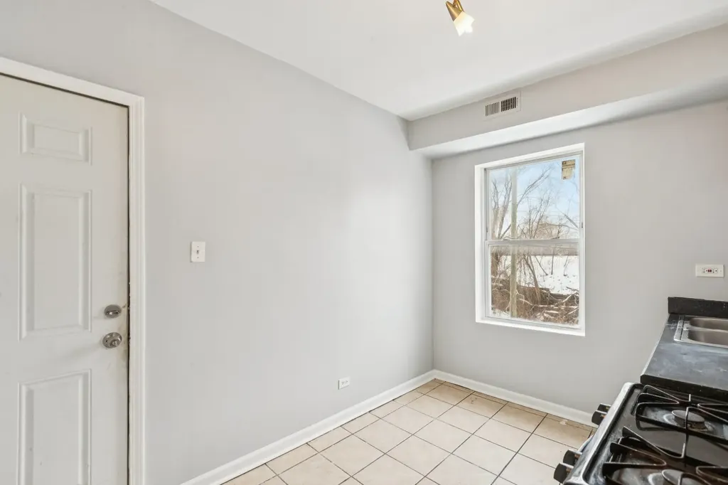 1301 East 71st Place Chicago IL 60619