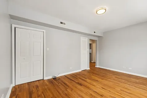 1301 East 71st Place Chicago IL 60619