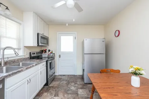 335 East Oak Street Watseka IL 60970