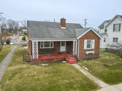 335 East Oak Street Watseka IL 60970