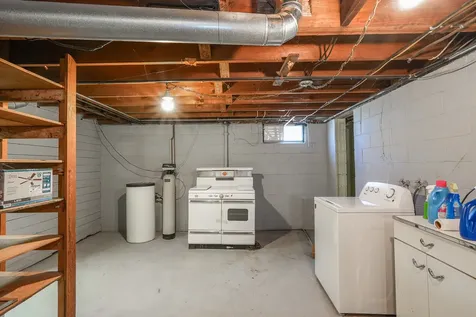 335 East Oak Street Watseka IL 60970