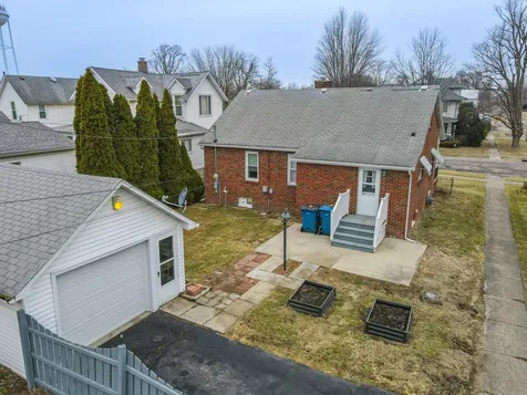 335 East Oak Street Watseka IL 60970