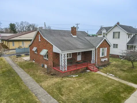 335 East Oak Street Watseka IL 60970