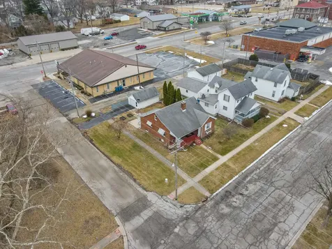 335 East Oak Street Watseka IL 60970