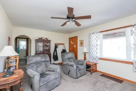 335 East Oak Street Watseka IL 60970