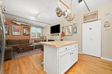 1834 Ridge Avenue Evanston IL 60201