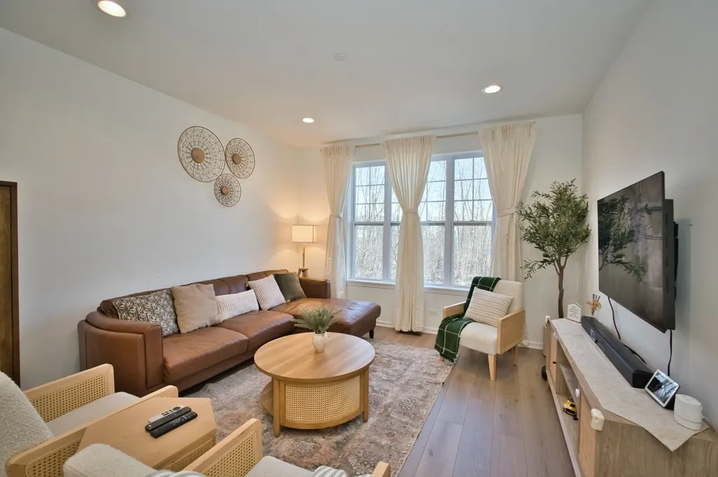 30W024 Brayman Court Warrenville IL 60563