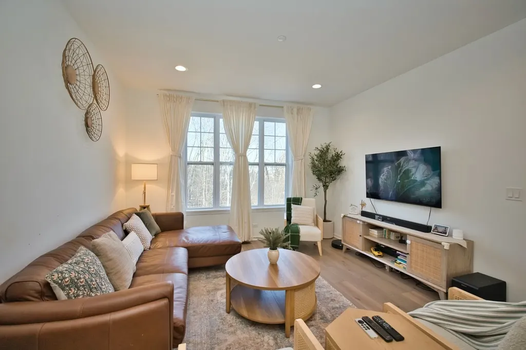 30W024 Brayman Court Warrenville IL 60563